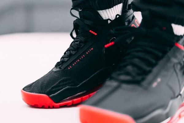 air-jordan-proto-max720-black-